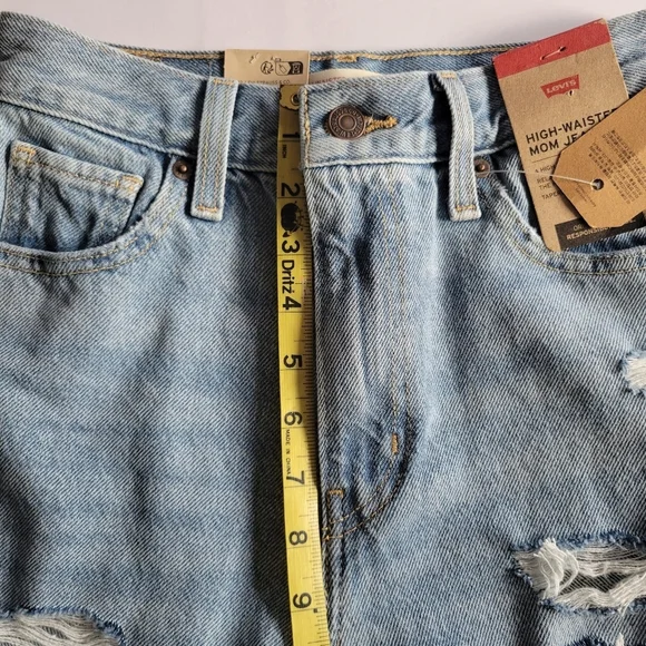 Levi's 24x29 Distressed High Waisted Mom Tapered Jeans - Picture 10 of 10